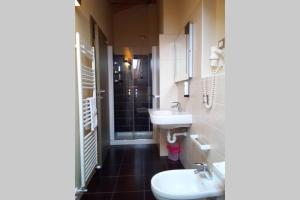 A bathroom at Chalet Maso Fradea Family Resort