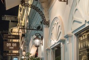 Foto da galeria de The Memory at On On Hotel em Phuket