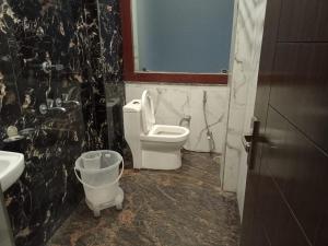 Hotel vinayak inn的一间浴室