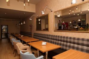 A seating area at Hotel Motto