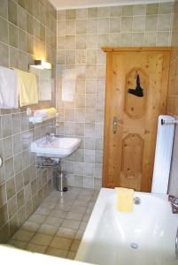 Ένα μπάνιο στο Hotel-Pension Heike