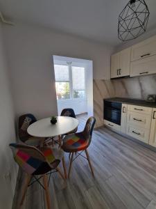 Apartament Central Iulia tesisinde mutfak veya mini mutfak