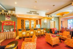 Area lounge atau bar di Mega Anggrek Hotel Jakarta Slipi