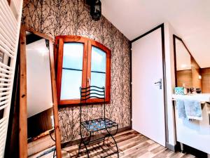 Kuchyň nebo kuchyňský kout v ubytování La Maison cachée du PAVILLON BELLEVUE