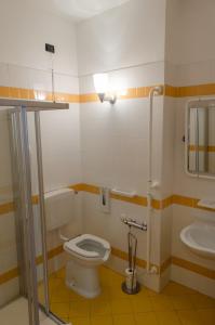 Koupelna v ubytování Hotel Oberje Dla Viere