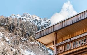 Nespecifikovaný výhled na hory nebo výhled na hory při pohledu z hotelu