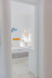 Koupelna v ubytování New - Cycladic Lifestyle Apartment Naxos Town