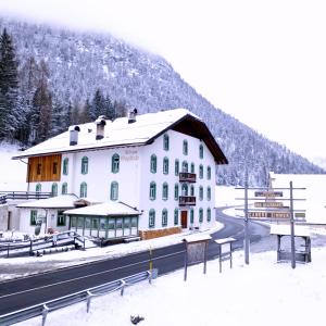 Rifugio Ospitale v zimě