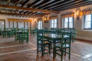 A restaurant or other place to eat at Hotel Almejí