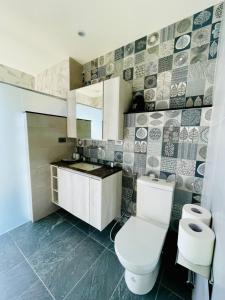 Ένα μπάνιο στο Chao Zhou 86 B&B +37 φωτογραφίες