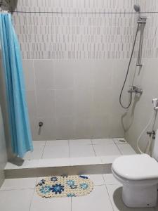 
A bathroom at Bwejuu Beach Palm Villa
