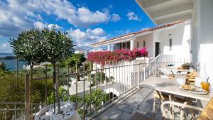 Un balcón o terraza de Almyrida Sands