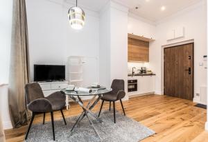 Kuchyňa alebo kuchynka v ubytovaní Rent like home - Księcia Józefa Poniatowskiego 2