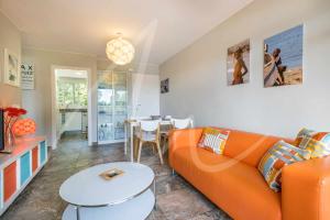 Posedenie v ubytovaní Estrella by SeaMount Rentals