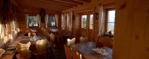 Restauracja lub miejsce do jedzenia w obiekcie Simal Alm