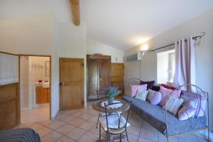 Istumisnurk majutusasutuses Chambres d'hôtes Le Vignoble