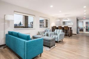 Clarion Pointe East Lansing University Area的休息区