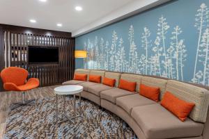 A seating area at Sleep Inn St Robert-Fort Leonard Wood