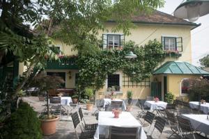 Restaurant o un lloc per menjar a Hotel Garni - Gasthof Pillgrab