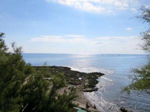 カスティリョンチェッロにあるApartment Villa Casa Marina-3 by Interhomeの海岸からの海の景色