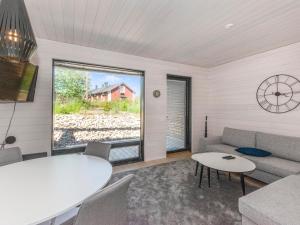 Posezení v ubytování Holiday Home Kasnäs marina b10 by Interhome