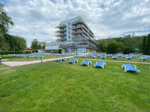 Vonkajšia záhrada v ubytovaní Világos Hotel Balatonvilágos