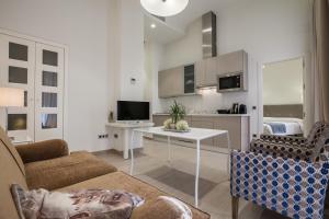 Gallery image of Welldone Cathedral Suites in Seville