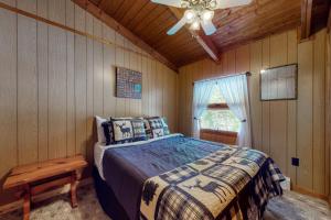 Voodi või voodid majutusasutuse Lake Daze at Shawnee Peak toas