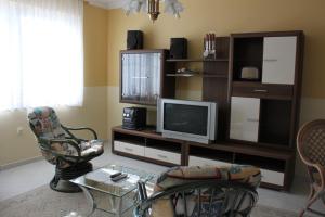Kuchyňa alebo kuchynka v ubytovaní Cedar Apartment 1
