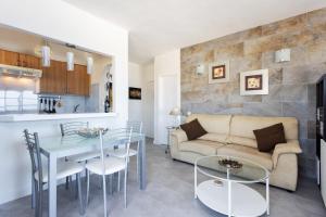 A seating area at Paraiso Del Sur Playa