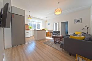 Fotografia z galérie ubytovania Apartament Na Urlop - Centrum- U Kolejarzy - ścisłe centrum Wisły v destinácii Wisła + 15 fotografií