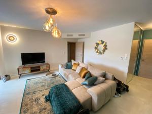 TV a/nebo společenská místnost v ubytování Porto-Vecchio, Luxe et lumière, Stanatura