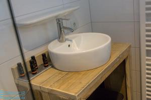 Koupelna v ubytování Appartement - Kaapduinseweg 13 Dishoek 13F Luxe 6 personen
