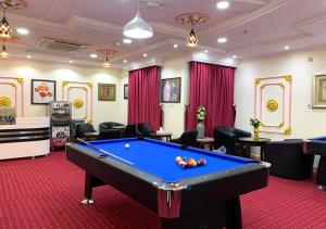 Biliár nebo kulečník v ubytování Majestic Hotel