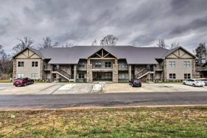Gallery image of Smokies Sanctuary with Mountain Views and Resort Perks in Townsend