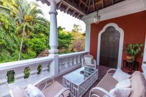 Сад в Marbella Guest House