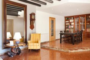Posezení v ubytování Villa Santander + 21 fotografií