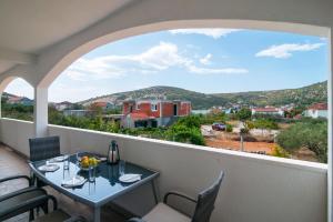 Nespecifikovaný výhled na hory nebo výhled na hory při pohledu z apartmánu