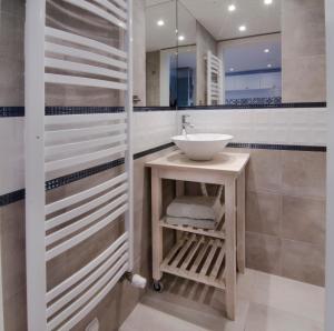 Kúpeľňa v ubytovaní Holiday Home BALTIC z antresolą i balkonem przy plaży + 24 fotografií