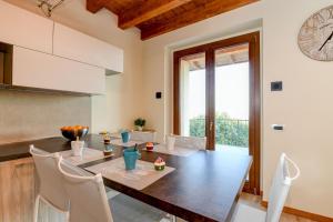 Zdjęcie z galerii obiektu Villa Sinfonia w mieście Polpenazze del Garda