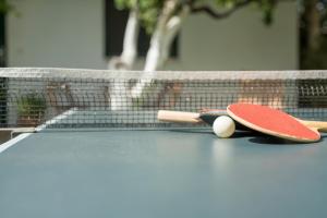 Instalaciones para jugar al ping pong en Peraspitaki o alrededores