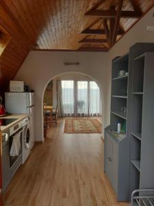 Kuchyňa alebo kuchynka v ubytovaní Attila-Apartman Budaörs
