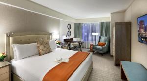 Postel nebo postele na pokoji v ubytování Seaport Hotel® Boston