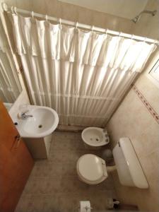 Et badeværelse på Departamentos Aryan + 48 billeder