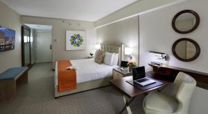Postel nebo postele na pokoji v ubytování Seaport Hotel® Boston