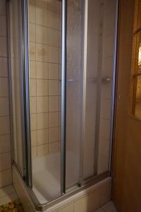 Koupelna v ubytování Gästehaus Metzler + 54 fotografií