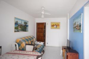 Zona de estar de One-bedroom Apartment with Sea view and View to Farol da Barra Praiaville