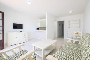 Apartamentos Flamingo的厨房或小厨房