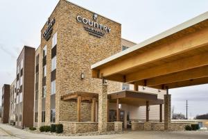 a rendering of a county hotel building at Country Inn & Suites by Radisson, Springfield, IL in Springfield