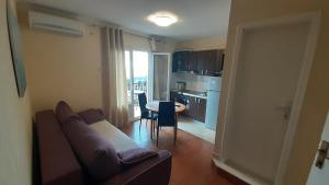 Kuchyň nebo kuchyňský kout v ubytování Apartments Roncevic #JOKO#